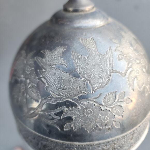 Antique Silverplate Butter Dome Meriden Silver Plate Co. Quadruple Plated - Picture 7 of 9